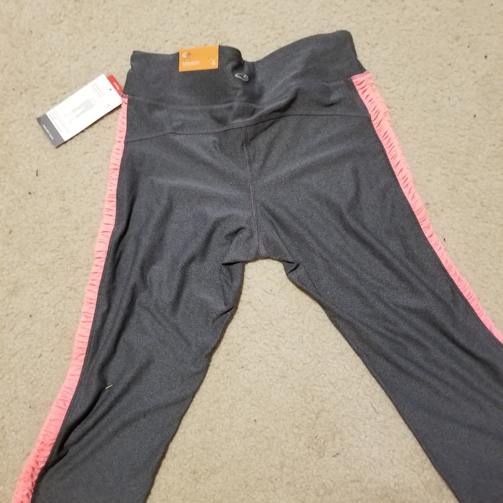 Workout capris - Picture 2 of 2